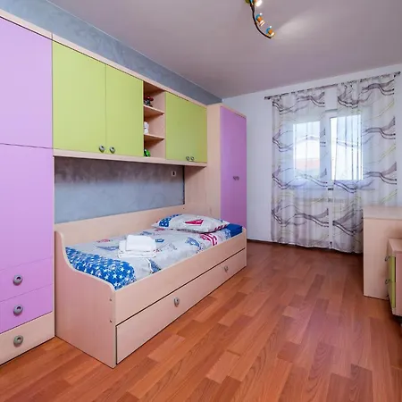Holiday Home Nedescina XII *