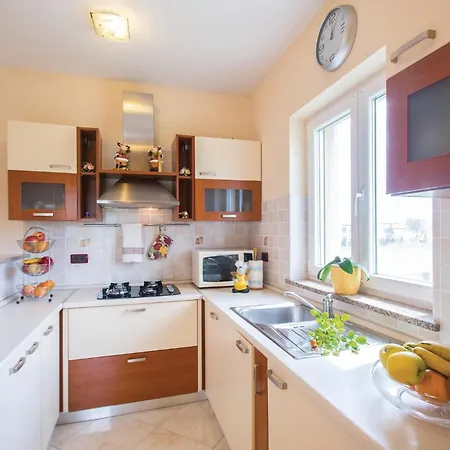 Holiday Home Nedescina XII Ferienhaus Nedeščina