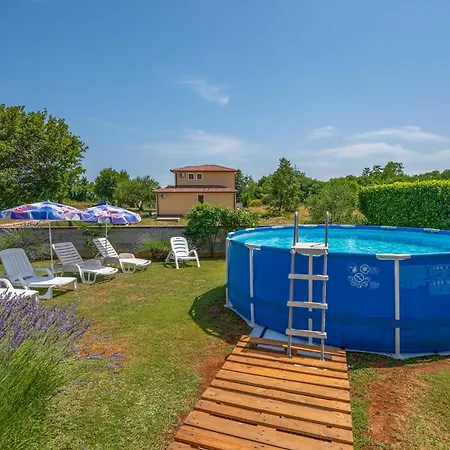 Ferienhaus Holiday Home Nedescina XII